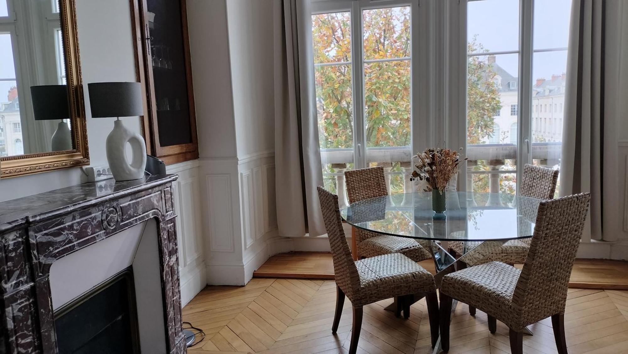 Appartement Avec Belle Vue Sur La Place Du Martroi Orléans Exterior photo